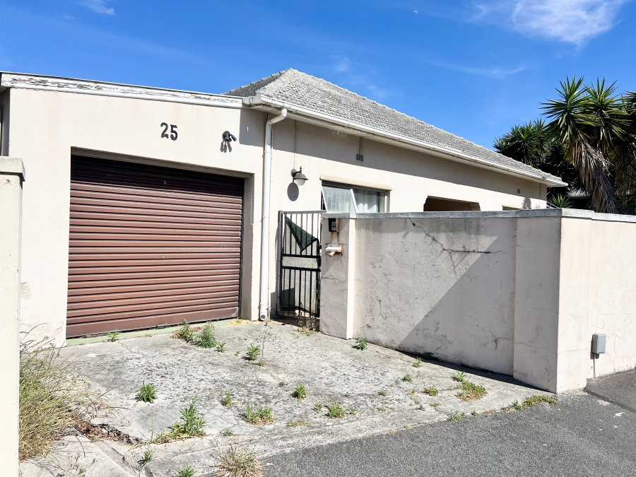 2 Bedroom Property for Sale in Fairfield Estate Western Cape